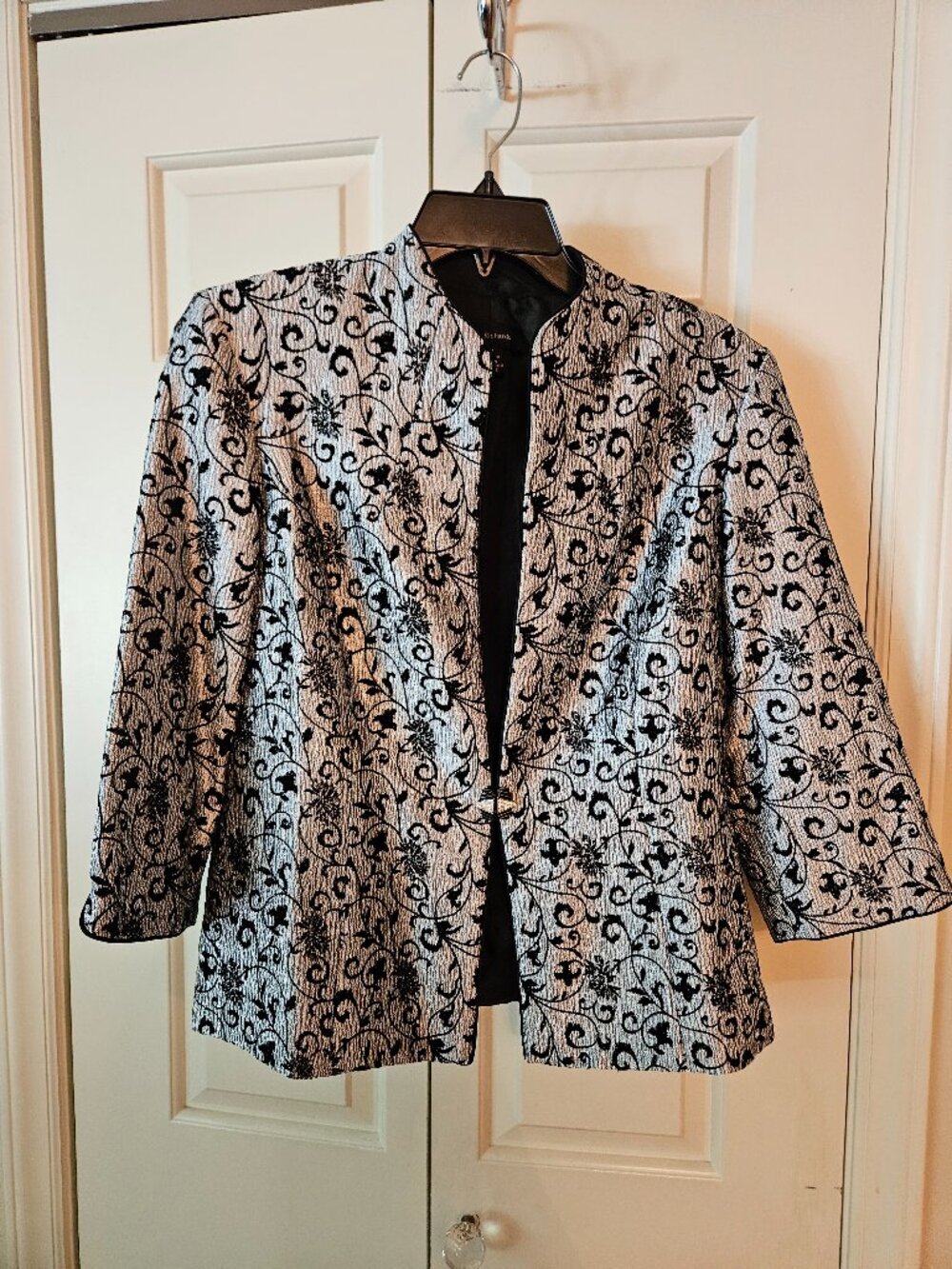 R&M Richards Sparkle Jacket. Size 12. Like New. Lined. Fits More Like A Size 10.